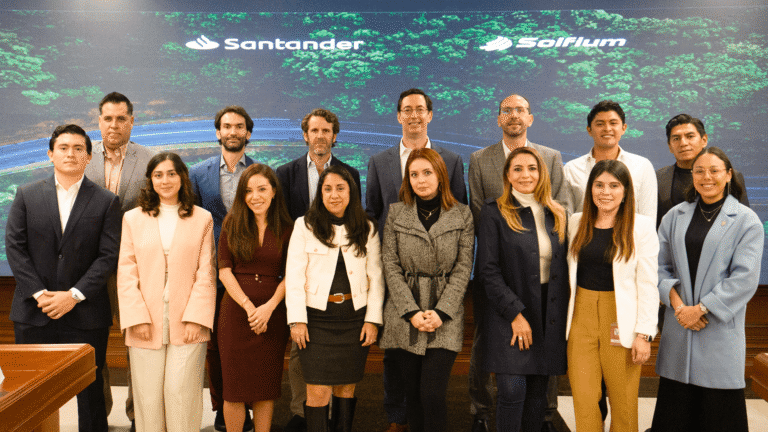 Santander y Solfium forman alianza para impulsar la transición energética en México